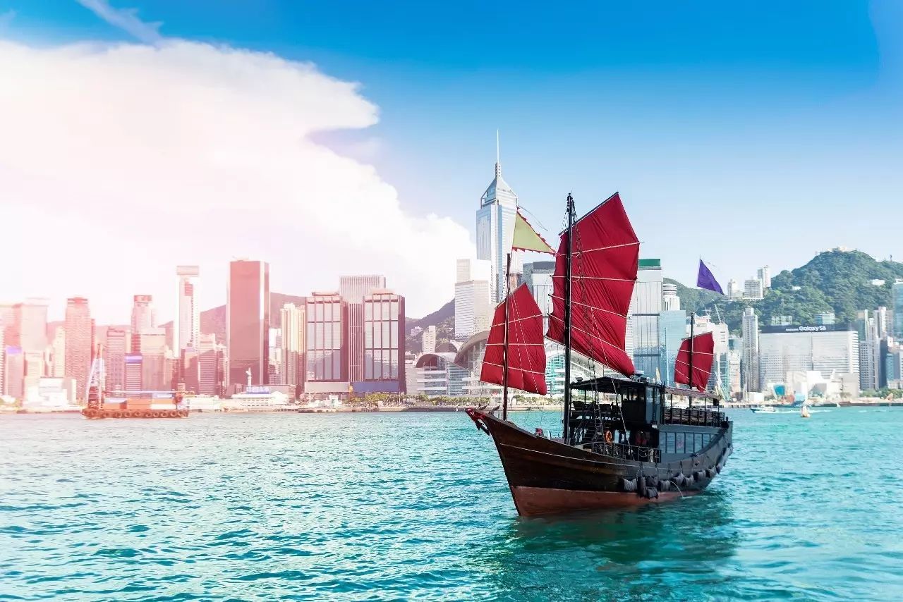 香港新任特首引用《同舟之情》 传递何种精神