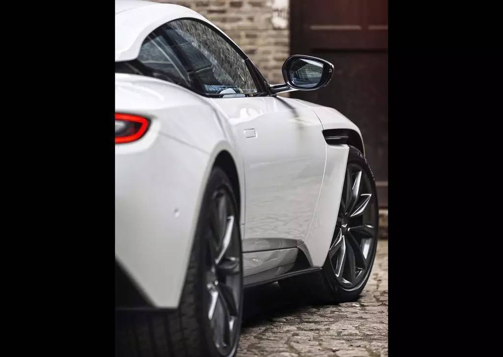 原来你的屁股更性感