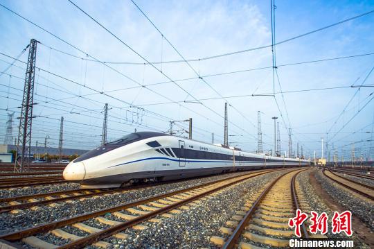 西安将首开至兰州、西宁、嘉峪关直达动车。　王曙天　摄