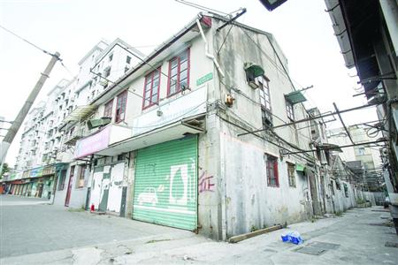 现在的老宅已久无人居