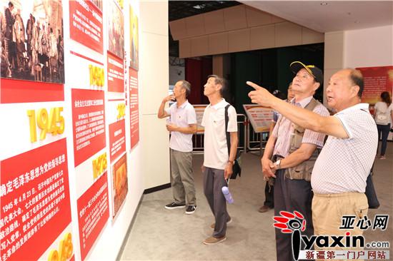 新疆吉木萨尔县社区组织退休党员参观党员教育