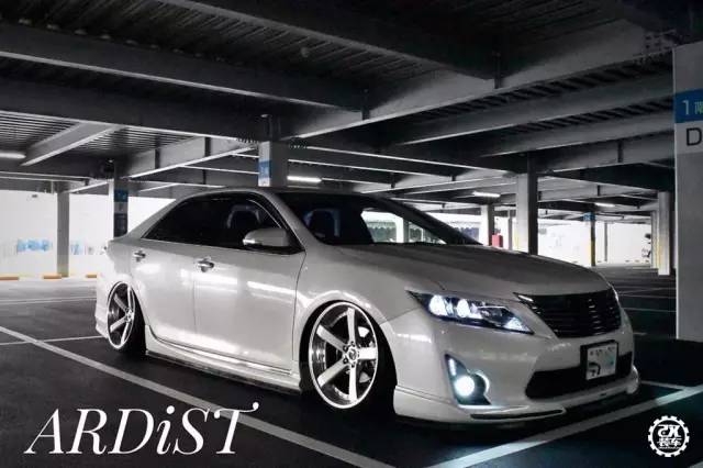 毫不做作的白马王子，老款日版丰田凯美瑞低趴案例