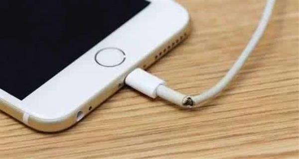 价格贵体验差售后烂 你为啥还要买iPhone?|iPh