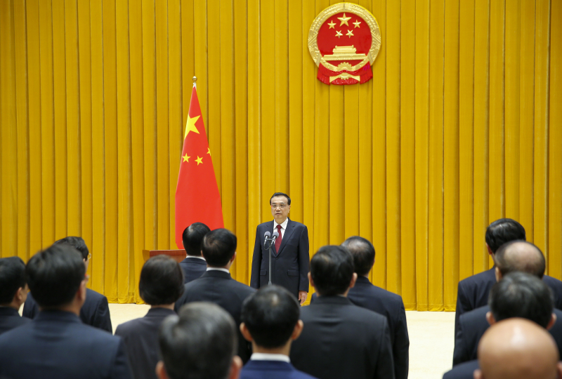 国务院举行宪法宣誓仪式 李克强总理监誓|李克