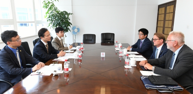 钟志华会见瑞典林雪平大学常务副校长Folke S