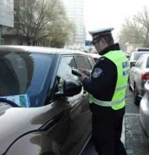 注意，这种情况就算带着驾照也会被判无照驾驶，小心被罚1000元！