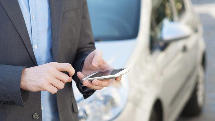 爱车被堵开不出来怎么办?发个短信给交警就可