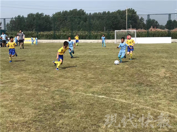 足球赛场惊现小梅西!10岁娃20分钟进6球|足