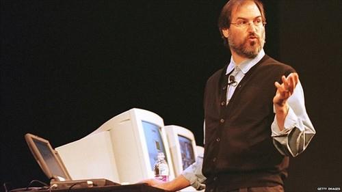 20年前一名不文的他们 如今圈里呼风唤雨