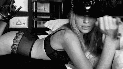 最新一期内涵爆笑动图 美女主播在线陪聊,胸大技术好