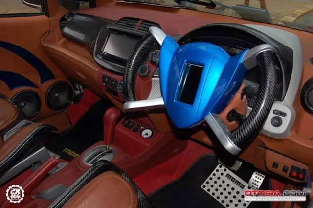 本田飞度爆改兰博基尼外观,