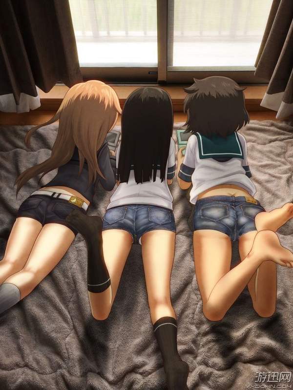 绝对领域、股下三角!超短裤美少女夏日福利诱惑(图)