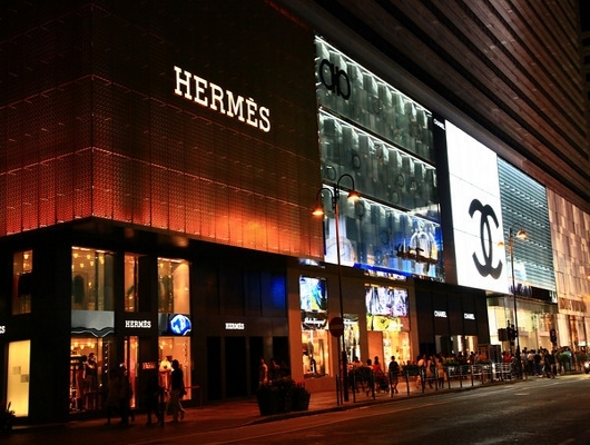 奢侈品直接进军内地 香港不再是购物天堂?