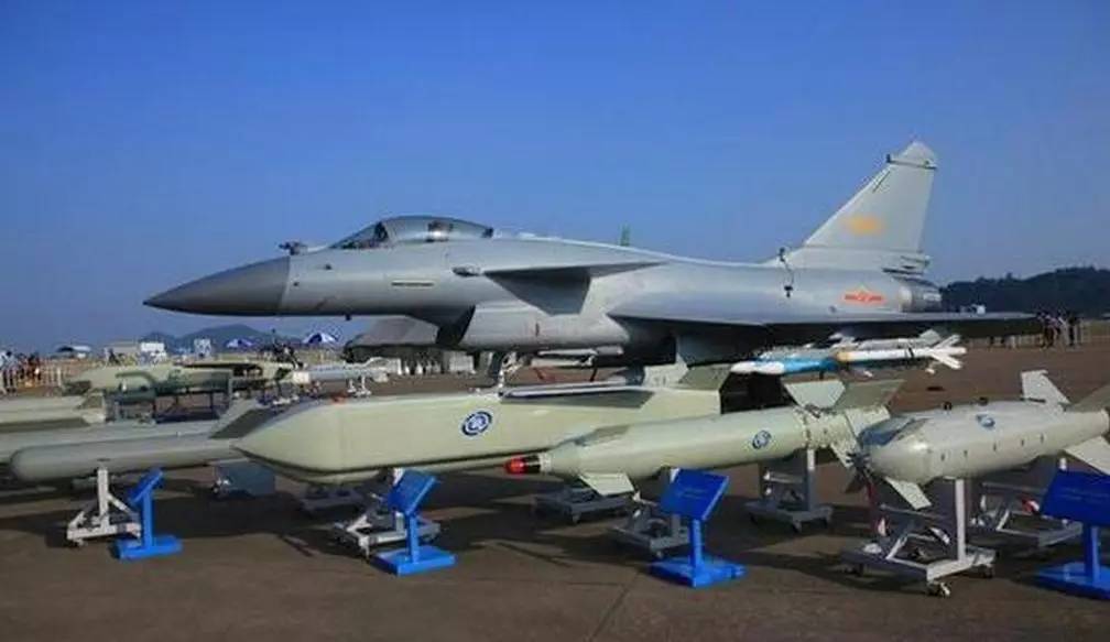 印度是成功军事工业强国 能造航母反导弹登火