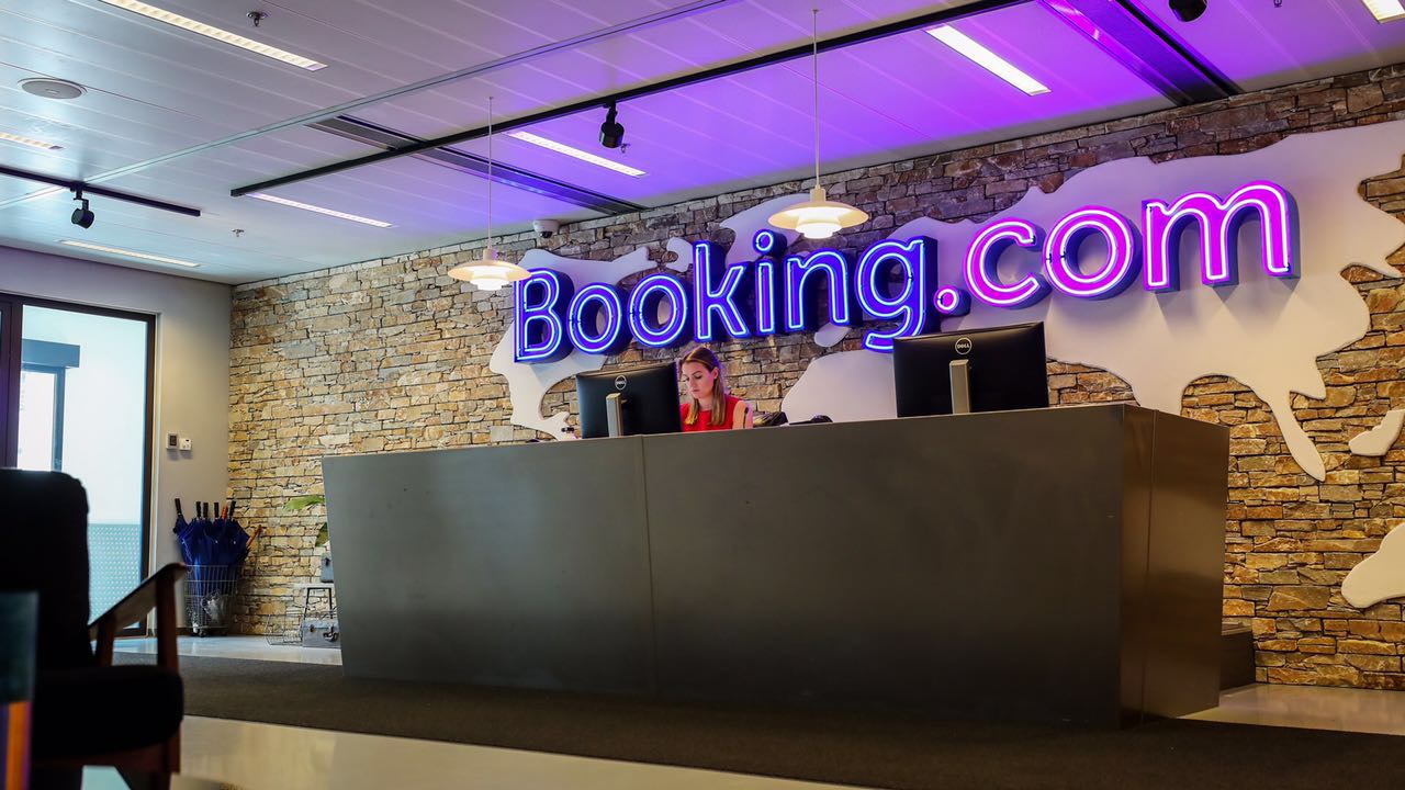 Booking首席执行官:推出微信小程序 加码与携