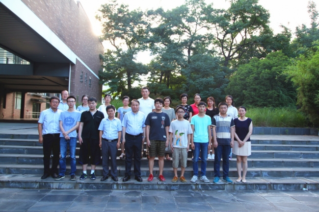 我校2017届毕业生赴西藏日喀则基层就业欢送