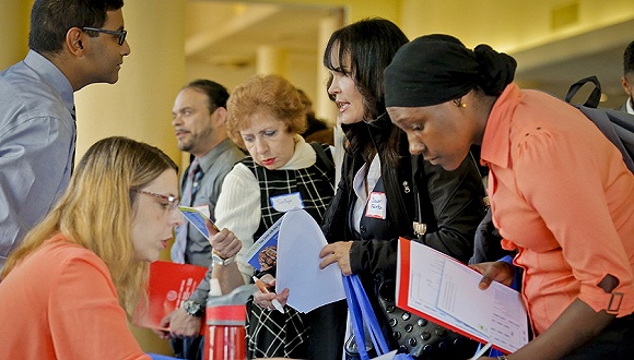 相似数据特朗普两套说辞 美国就业市场现在究