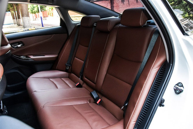 2017款思铂睿限时促销 购车直降1.25万