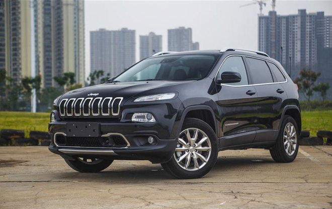 2017款Jeep自由光促销 全系优惠1.85万