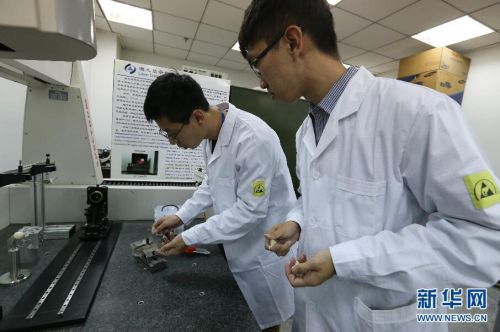 为什么日本经济总量下滑_日本樱花(3)