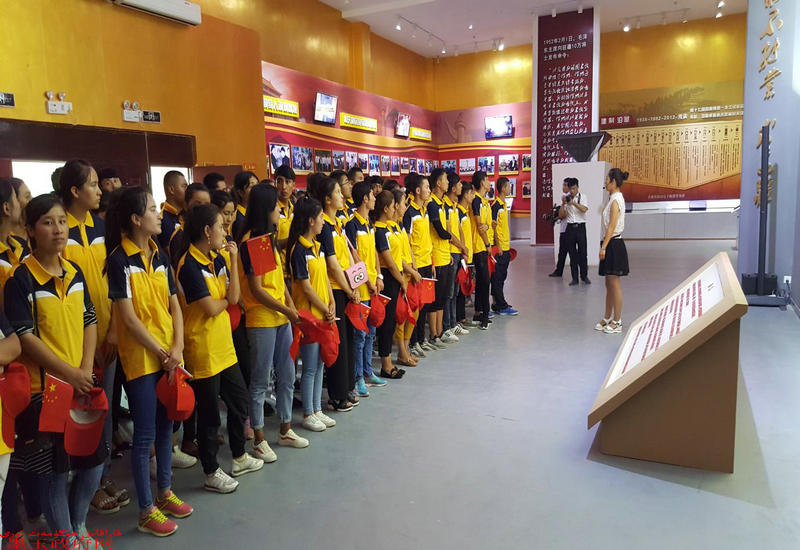 墨玉县开展暑期返乡学生感党恩 看家乡 展风采