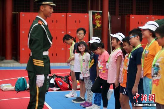 2019年香港人口数量_香港教育局：“变中求稳”应对小学生人数升降