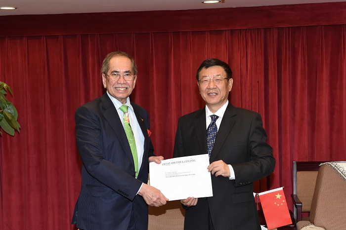 张建龙会见马来西亚自然资源与环境部部长旺·