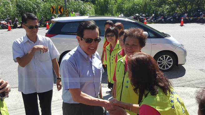  马英九被问是否要再拼一个“小英九”：回去请示美青