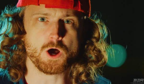 网友自制指尖陀螺真人短片 中二度爆表、特效