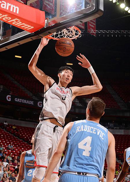 周琦夏季联赛球探报告:三分不合格 卡位是难题