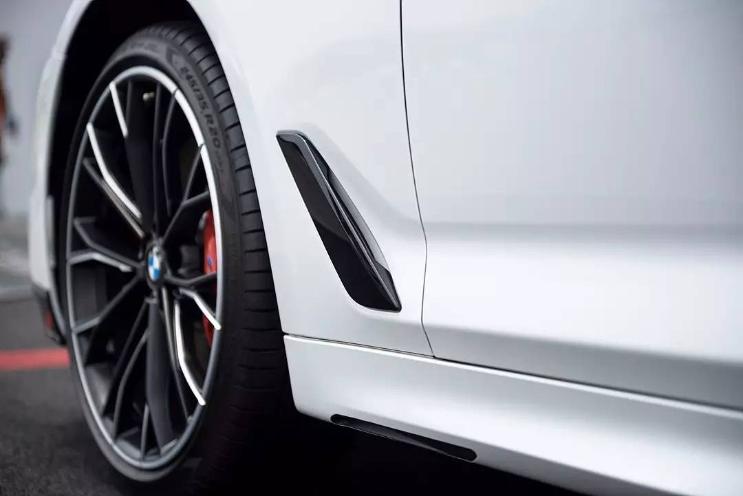 赶紧卖掉老5系!换成小7系实在是不贵!