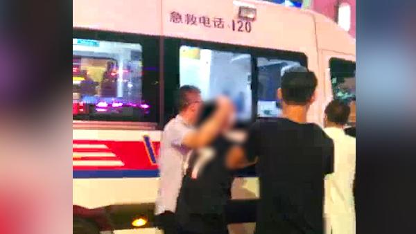 深圳宝安沃尔玛砍人事件已致10余人伤