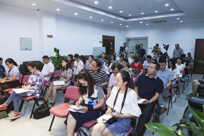 农业部举行新闻发布会介绍上半年重点农产品市