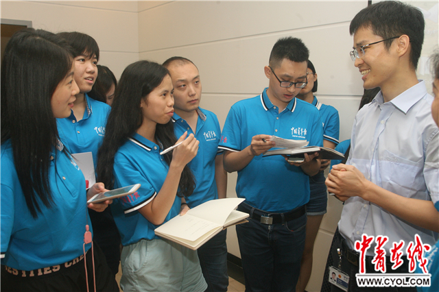 走进一汽-大众佛山工厂 大学生记者与汽车产业