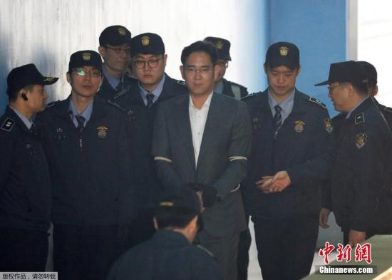 当地时间2017年4月7日，韩国首尔，首尔中央地方法院对包括三星副会长李在镕在内的4名三星集团高管进行开庭审理。这是李在镕首次以被告人的身份出庭受审。