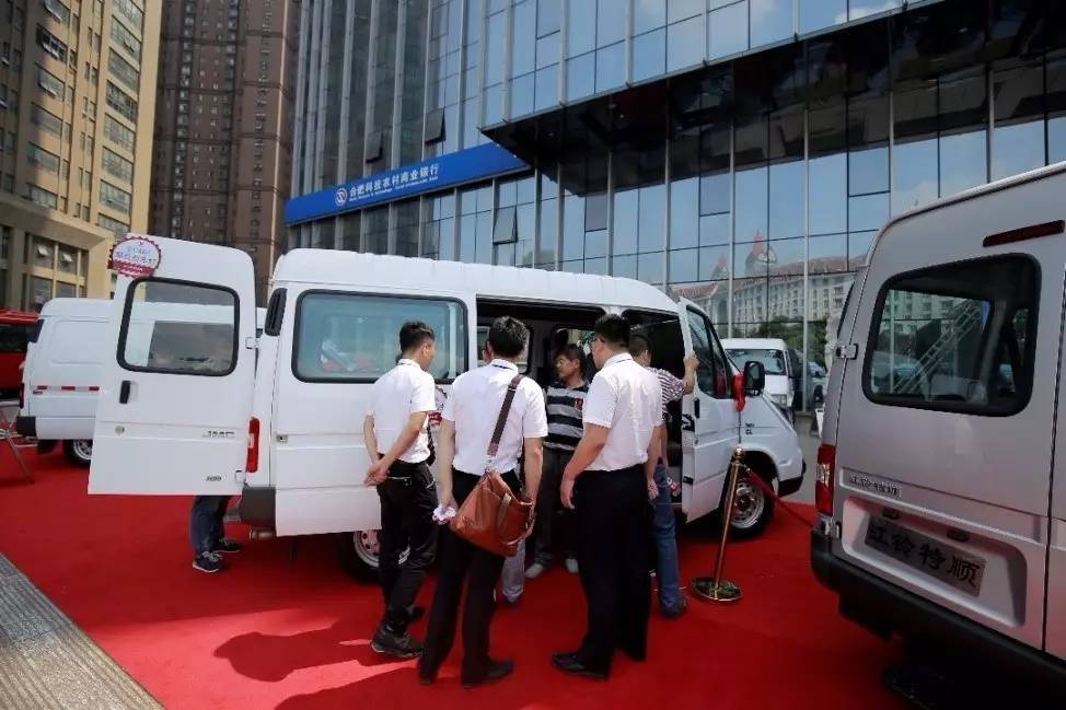 刚上市就成爆款,这款车有啥厉害之处?