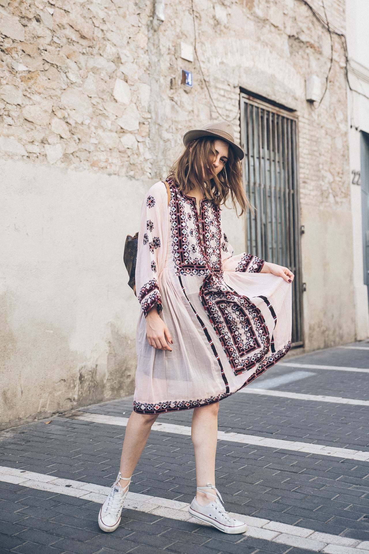 黎贝卡:怎么用平价品牌穿出高级文艺复古感?|帆