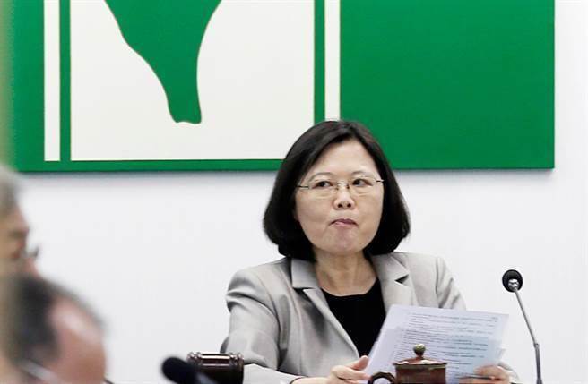 绿营智库最新民调:过半民众对蔡英文执政不满