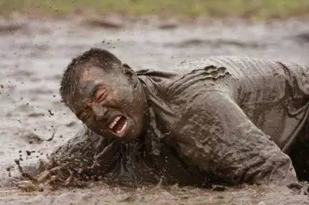 今天告诉你,凭什么军人优先!|洪水|军人|战士