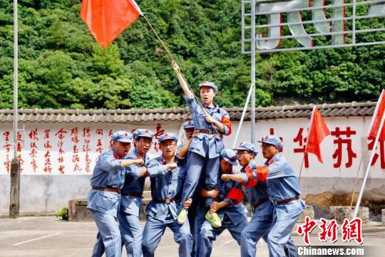 浙西南干部培训学院的学员们正在训练。遂昌宣传部提供