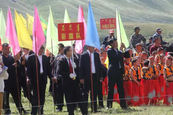 玩遍新疆:蘑菇节 山花节 赛马会 那达慕大会 七