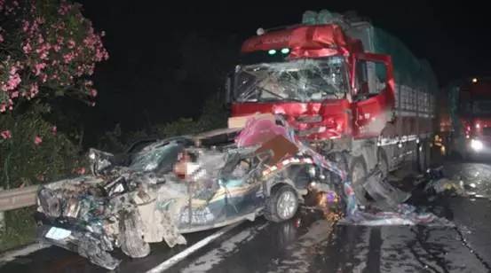 开车时,有哪些行为是作死行为?