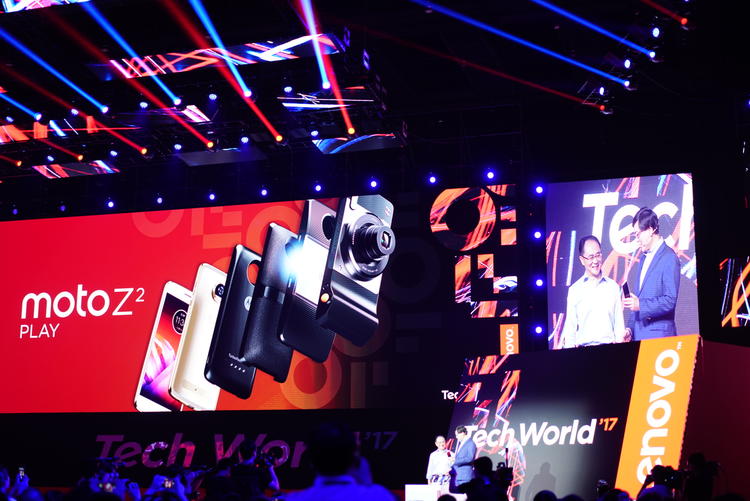 PC、手机销量下滑,联想试图靠人工智能转型|联