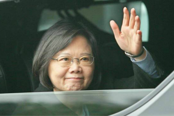 台演练出神剧本:模拟大陆攻台 蔡英文乘车逃跑