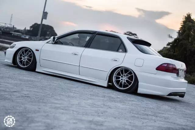 17年前的老雅阁移植红头发动机,220匹爆TEC声浪分分钟高潮!