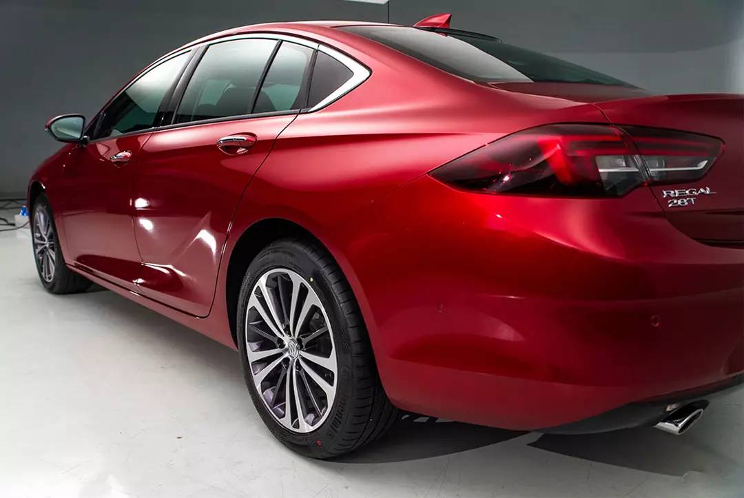 17万买高级中型车,迈腾帕萨特慌不慌?