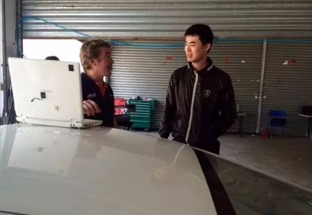 为了向《头文字D》致敬,广州车友居然把日产G