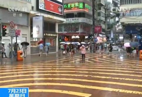 台风“洛克”在香港西贡沿海登陆 风势雨势低于预期 交通受影响|洛克|西贡|风势_新浪新闻
