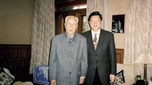孟曉蘇和萬里同志