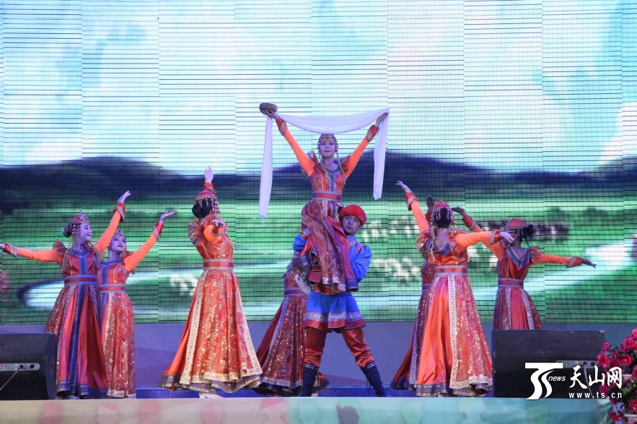 和硕县开展庆祝建军90周年军地共建慰问活动